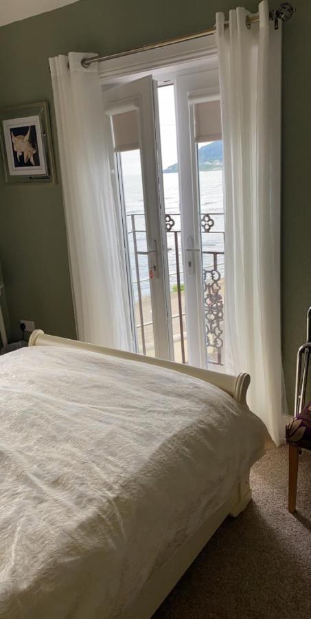 Bed and Breakfast Conlyn House Ньюкасл Экстерьер фото