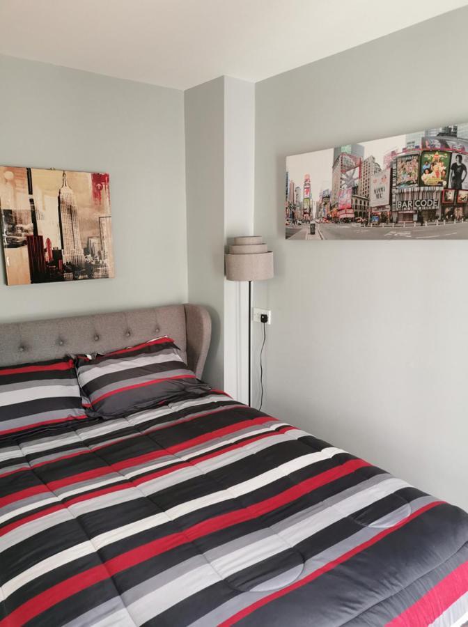 Bed and Breakfast Conlyn House Ньюкасл Экстерьер фото
